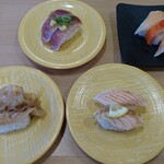 かっぱ寿司 - とろかつお、サーモン三貫盛、四元豚、とろサーモン