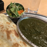 スパイス王国 - サラダセット(平日ランチ)
ほうれん草のカレー&ナン
