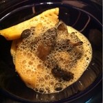 レストラン ラ フィネス - 大分県臼杵産天然黒鮑のローストとトルコ産フレッシュモリーユ、京都府福知山産タケノコのフリカッセ(芽の上半分はヴィネガー等で煮て、下半分はフォアグラの油でコンフィしたもの)