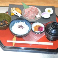 黒毛和牛赤身陶板御膳(平日限定)