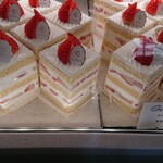 アンオー - ショーケース