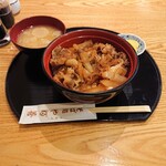 やぶ善 - 牛丼850円。