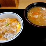 かつや - かつ丼(梅)￥539＆とん汁(大)￥176