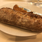 ソンブルイユ TOKYO - ひまわりのパン