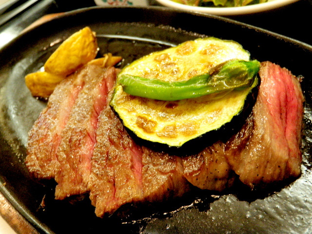 再訪多数 温泉に入った後 ラフな格好で食べるみついし牛 ステーキ御膳 すき焼き御膳など 日高三石 みついし昆布温泉 蔵三 By スマイル レストラン 旅篭 レストラン はたご 本桐 魚介料理 海鮮料理 食べログ