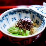 Shokuzen Abe - 賀茂茄子とアスパラガスの炊き合わせ