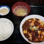 町中華たかはし - 麻婆豆腐定食(800円)です。