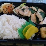 Kafe Hana Me - 山口県産長州鶏むね肉の大葉巻き弁当787円(税別)