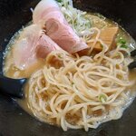 Menya Sama Zakura - 魚介鶏白湯醤油こってりアップ