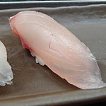 一鮨 - 天然しまあじ（おまかせにぎり）（春-6）