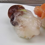 一鮨 - 生とり貝（おまかせにぎり）（春-10）