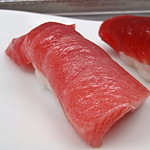 一鮨 - 生インドまぐろ中とろ（おまかせにぎり）（春-14）