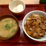 なか卯 - 『和風牛丼（並）』・『こだわり卵』・『とん汁』