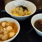 八雲 - つけそば（特製ワンタン付き）黒だし