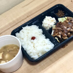 朝川 - トンテキ弁当（にんにく）　とん汁