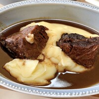 プレヴナンス - 牛ホホ肉の赤ワイン煮とジャガイモのピュレ