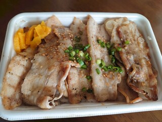 Yakiniku zammai - 炭火焼 旨塩だれ 豚カルビ弁当。テイクアウトで！