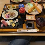 Chiyosushi - 特大えびふりゃー二尾付きの寿司ランチ
                        1980円、サービス券使用で1930円税込みでした。