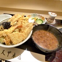 天冨良 天甲本店 - 蜆の赤出汁　広島市内を流れる太田川で採れる大粒な蜆を使われています