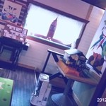 Gyarari Ando Kafe Neko Douraku - 壁もインテリアも食器も猫！