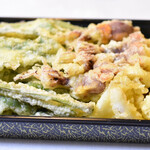 楽座 - ホタルイカとウドの天ぷら