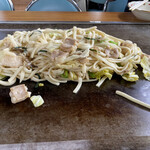 かづ - ホルモン3人前　うどん6玉　1070円✖️3人