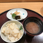日本料理 太月 - フルコース１６５００円（総額）。筍御飯、浅利味噌汁、お漬物。御飯がとても美味しくて、たくさんいただきました（╹◡╹）