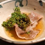 Yukimura - 牛肉に花山椒と味付け花山椒を包んで