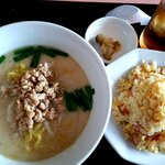 シン成 - 豚骨台湾ラーメン＋炒飯