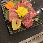 Nikusousaku To Sendai Gyuu Ittougai Yakiniku Baku Fu - 