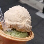 ある素敵な日 - ジェラート(ピスタチオ、ヘーゼルナッツ)