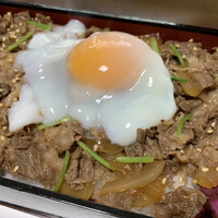 よし町 - 卵をトッピングすれば完成