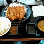 からやま - からあげ定食（大判からあげ１枚）　590円　大盛り無料