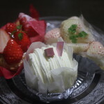イチゴ屋けんちゃん&モントロー - ケーキ