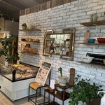 イチゴ屋けんちゃん&モントロー - 内観