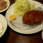 ランチヒレかつ定食（1200円）