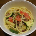 フォセッタ - 富山産ホタルイカ、湘南産ズッキーニ、アーリオオーリオ、リングイネ