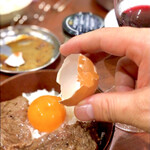 オカダ食品株式会社 - 焼きしゃぶ くり オンザライスに黄身投入！