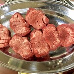 オカダ食品株式会社 - 厚切りタン (ステーキカット)