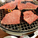 オカダ食品株式会社 - 焼きしゃぶ ひうち 焼き焼き風景