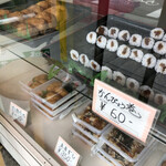 万年いなり亀広 - ショーケース