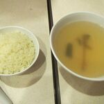 Nam Heong Chicken Rice - ライスとスープ