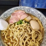 煮干らー麺シロクロ - 煮干醤油らー麺(自家製麺)+味玉