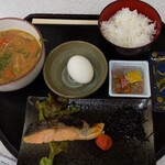 吉備サービスエリア(下り線)スナックコーナー - 朝の豚汁定食  鮭＆納豆  670円