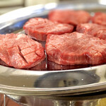 オカダ食品株式会社 - 厚切りタン (ステーキカット)