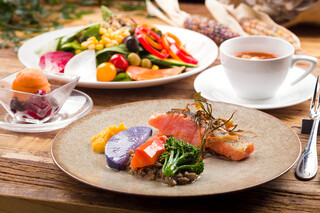 野菜がおいしいレストラン LONGING HOUSE - 信州サーモンの軽いポアレ（ランチ&ディナー）