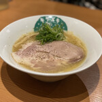 麺屋キラメキ 京都三条 - 鶏白湯らーめん醤油(並) 800円