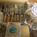 鎌倉まめや 長谷本店 - 豆菓子隙間なくびっしり