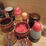 鶏の骨 - 卓上のいろいろ