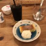 ア ビヤント  - デザートとアイスコーヒー（ぶれ、すいません）